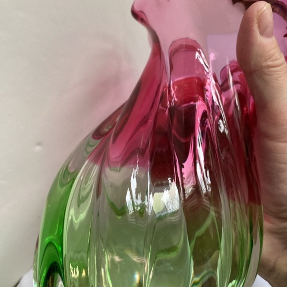 7.5" Hand Blown Swirled Watermelon Optic Glass Murano Style Art Glass V… - Picture 6 of 9